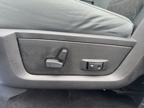Used 2017 RAM 1500 Big Horn AWD/4WD image 11