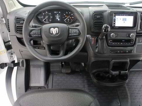 Used 2025 RAM ProMaster 2500 w/ Convenience Group image 10