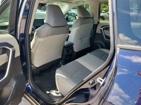 Used 2022 Toyota RAV4 XLE Premium FWD image 10