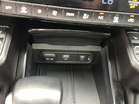 Used 2025 Kia Telluride S AWD/4WD image 22