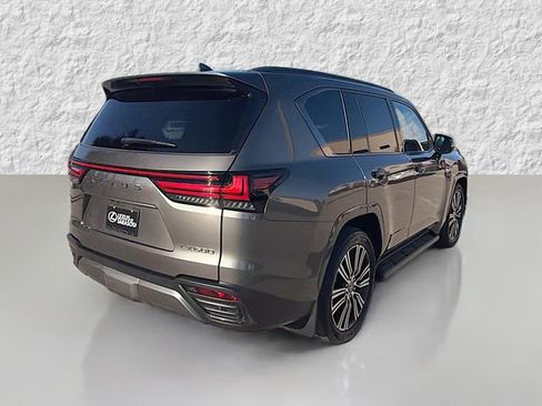 Used 2023 Lexus LX 600 4WD w/ Luxury Package image 3