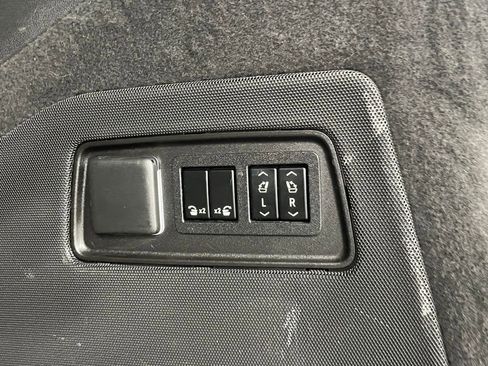Certified 2022 Cadillac Escalade Sport Platinum w/ LPO, ONYX Package AWD/4WD image 22
