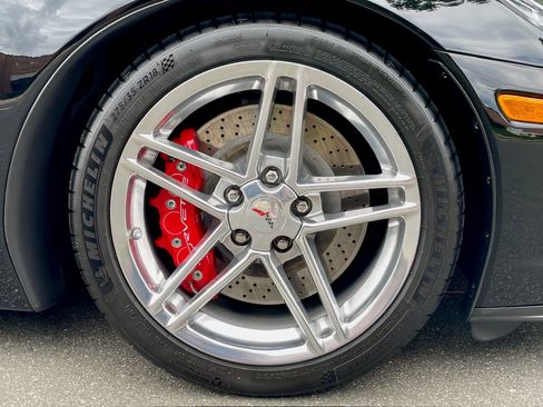 Used 2007 Chevrolet Corvette Z06 w/ Preferred Equipment Group image 30