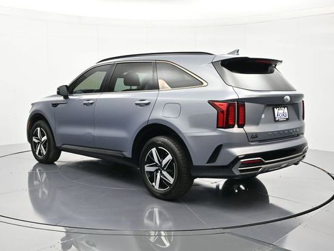 Used 2021 Kia Sorento S image 8