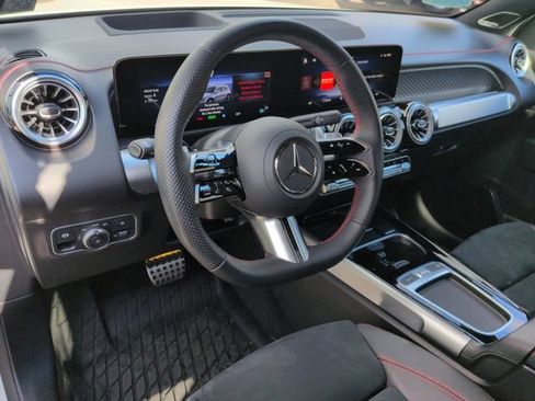 Used 2024 Mercedes-Benz EQB 300 4MATIC image 12