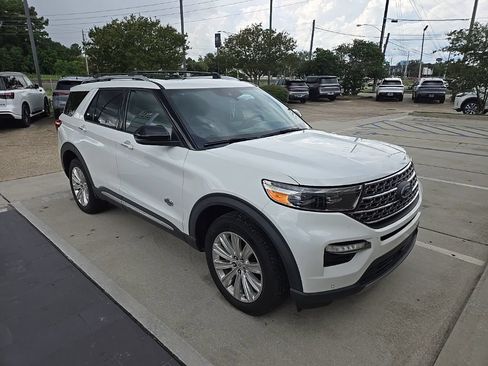 Used 2023 Ford Explorer King Ranch w/ Technology Package AWD/4WD image 3