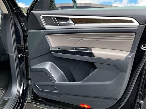 Used 2021 Volkswagen Atlas SE w/ Panoramic Sunroof Package AWD/4WD image 19