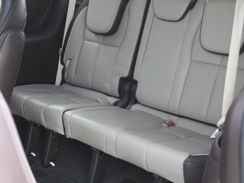 Used 2016 Kia Sedona SX Limited FWD image 22