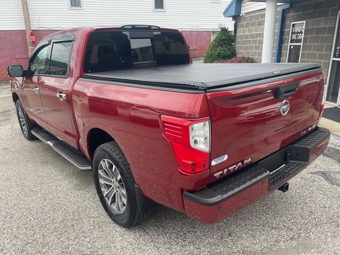 Used 2017 Nissan Titan SL AWD/4WD image 8