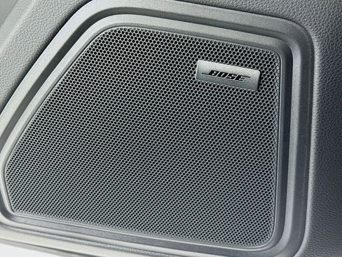 New 2026 Porsche Macan image 12