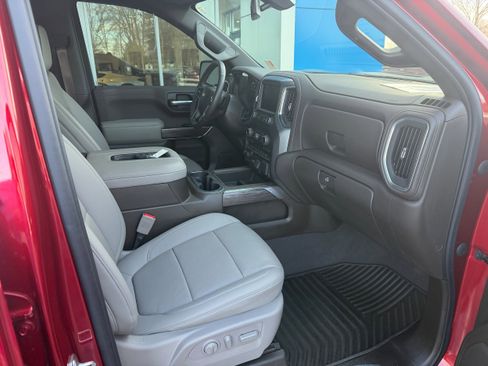 Used 2022 Chevrolet Silverado 1500 LTZ w/ Z71 Off-Road Package image 4