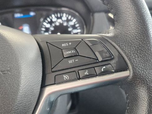 Used 2019 Nissan Rogue SV AWD/4WD image 29