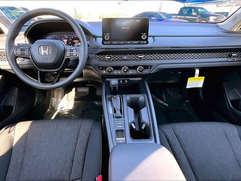 Used 2025 Honda Accord SE image 15