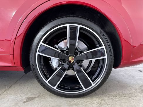 Certified 2023 Porsche Cayenne Turbo AWD/4WD image 14