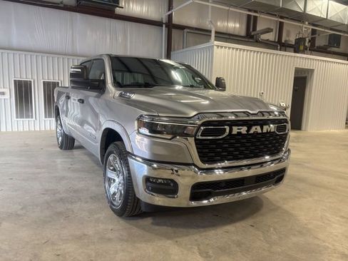 Used 2025 RAM 1500 Big Horn AWD/4WD image 4