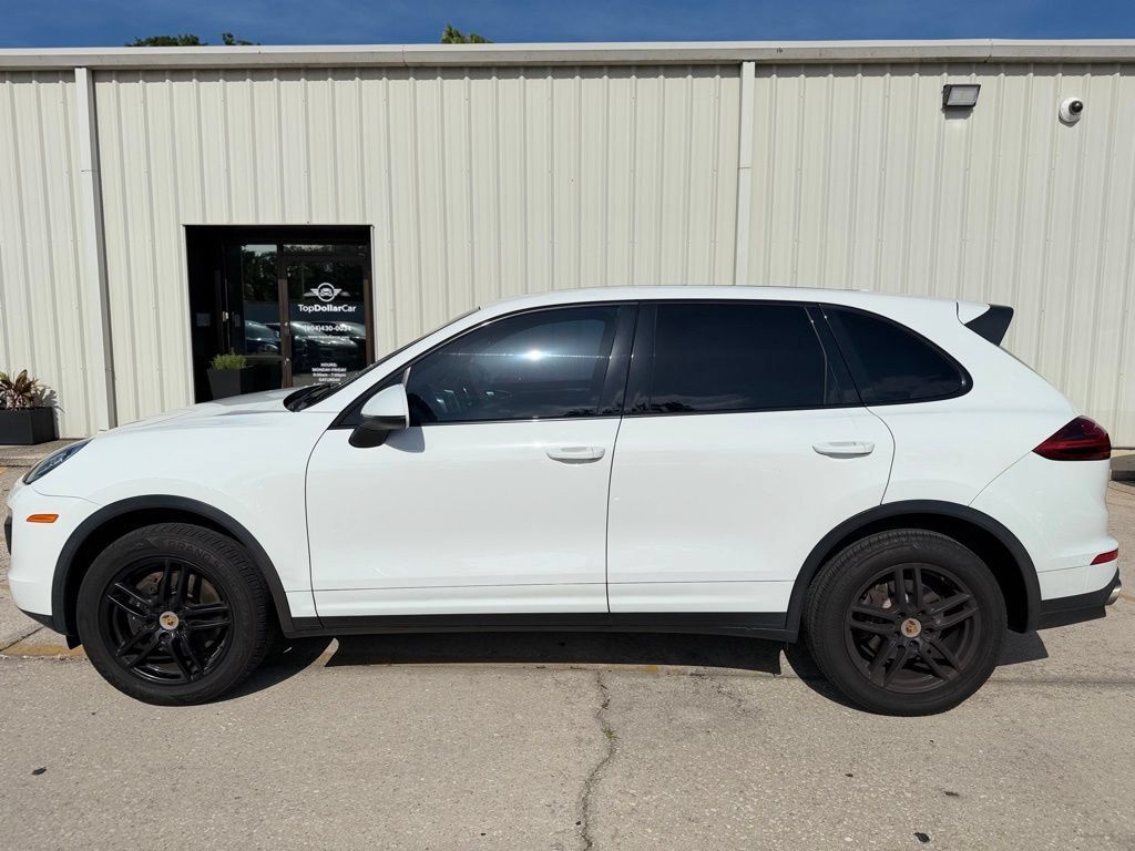 Used 2017 Porsche Cayenne AWD/4WD image 2