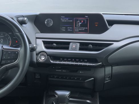 Used 2020 Lexus UX 200 w/ Premium Package image 31