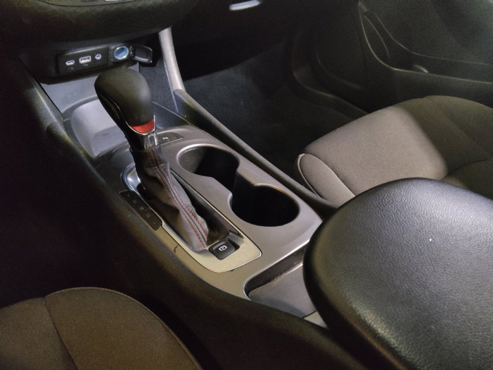 Used 2025 Chevrolet Malibu RS FWD image 26