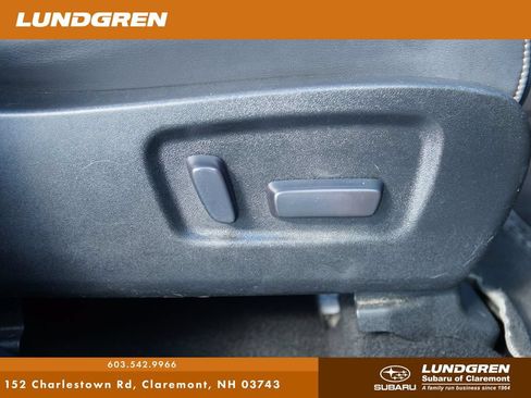 Used 2018 Toyota Highlander XLE w/ Carpet Mat Package (TMS) AWD/4WD image 11
