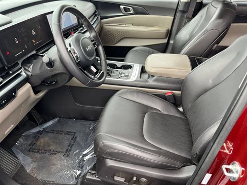 Used 2026 Kia Carnival FWD image 30