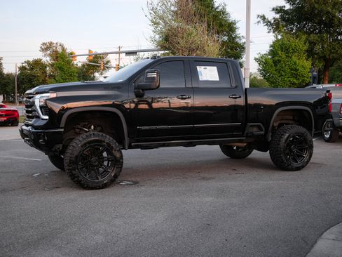 Used 2024 Chevrolet Silverado 3500 High Country w/ High Country Premium Package AWD/4WD image 12