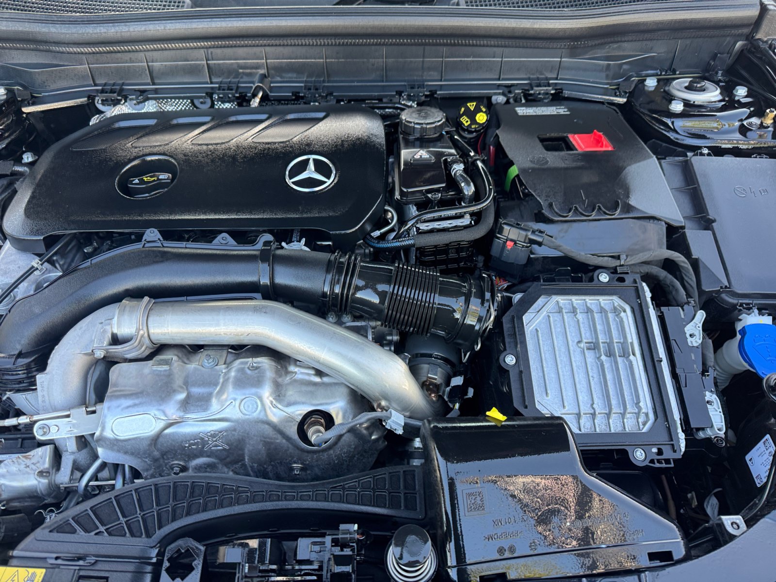 Used 2024 Mercedes-Benz GLB 250 w/ AMG Night Package image 21