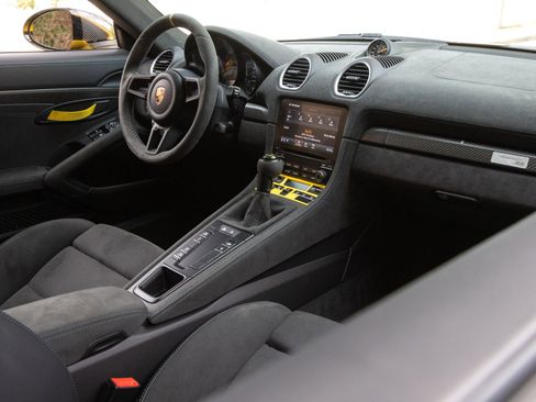 Certified 2024 Porsche 718 Cayman GT4 RS w/ Weissach Package RWD image 12