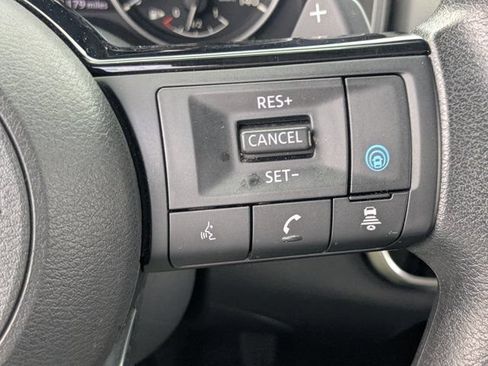 Used 2021 Nissan Rogue SV AWD/4WD image 25