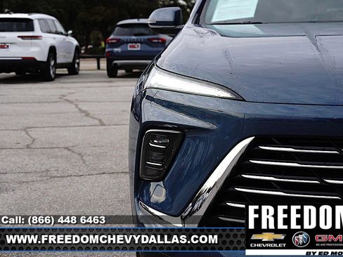 Used 2025 Buick Enclave Preferred image 41