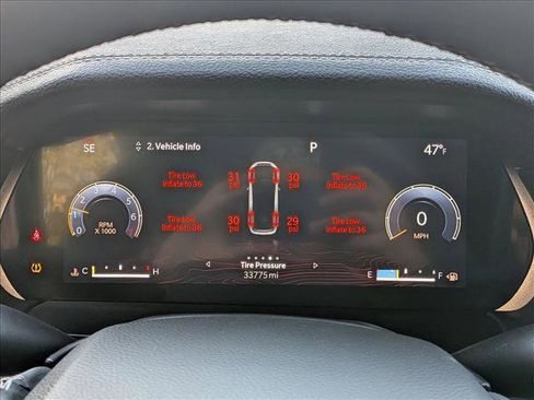 Used 2023 Jeep Grand Cherokee L Limited image 11