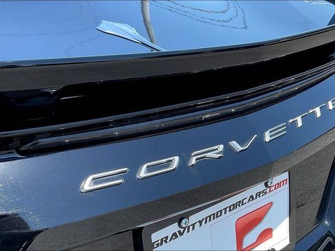 Used 2021 Chevrolet Corvette Stingray Premium Cpe w/ Z51 Performance Package RWD image 21
