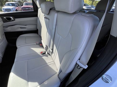 Used 2023 Kia Sorento S w/ Panoramic Sunroof Package image 23