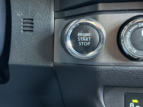 Used 2019 Toyota Tacoma TRD Sport w/ Technology Package AWD/4WD image 21