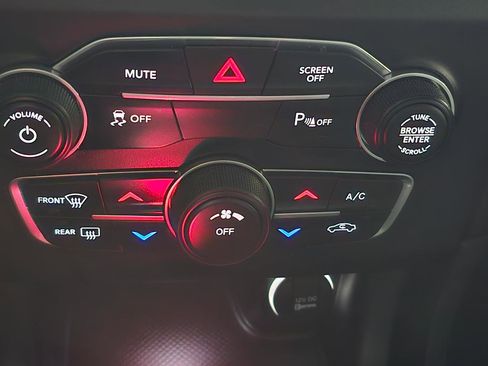 Used 2019 Dodge Charger SXT w/ Plus Group image 37