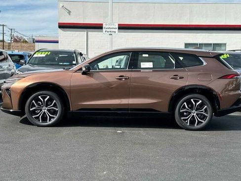 New 2025 Toyota Crown Signia image 5