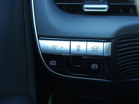 New 2024 Hyundai Ioniq 5 SEL image 25