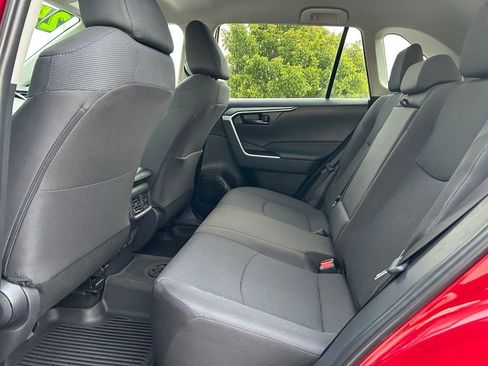 Used 2025 Toyota RAV4 LE AWD/4WD image 22