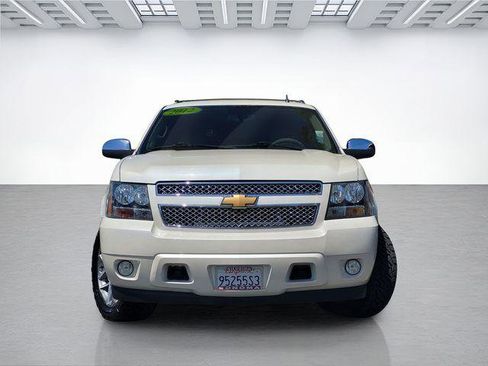 Used 2012 Chevrolet Avalanche LTZ RWD image 2