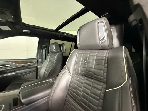 Certified 2024 Cadillac Escalade ESV Premium Luxury Platinum AWD/4WD image 15