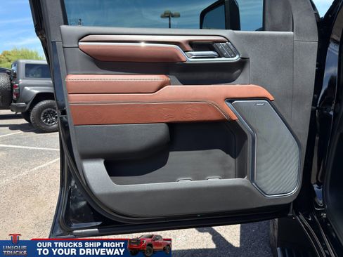 Used 2024 GMC Sierra 3500 Denali Ultimate AWD/4WD image 17