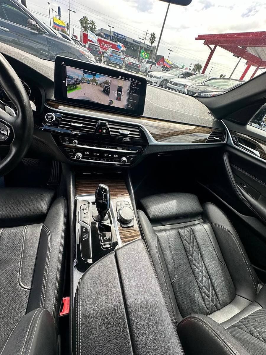 Used 2021 BMW 530i w/ Convenience Package RWD image 11