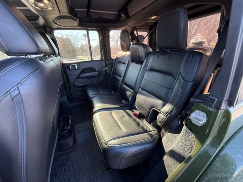 Used 2021 Jeep Wrangler Unlimited Sahara image 24