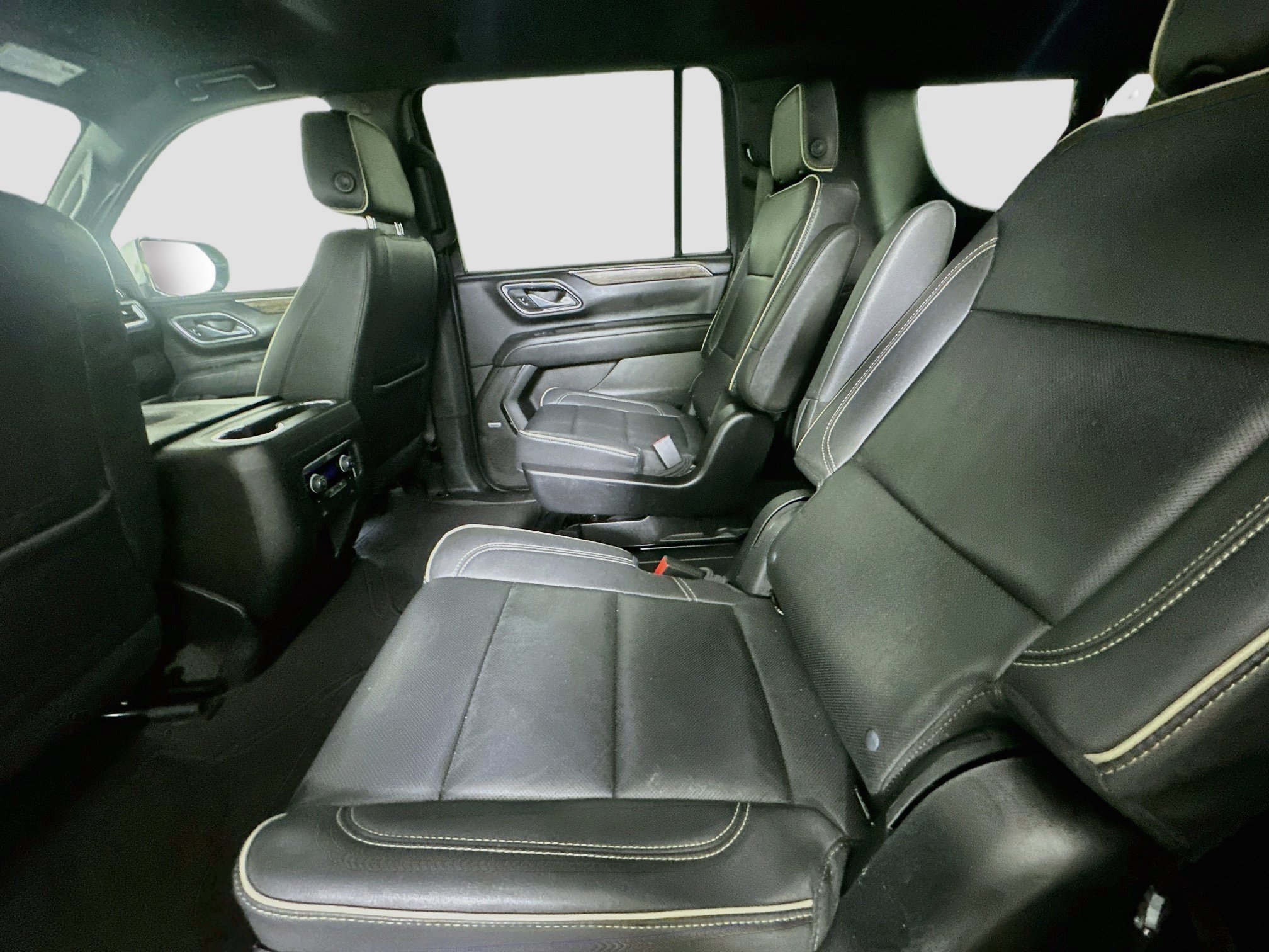 Used 2023 Chevrolet Suburban Premier AWD/4WD image 27