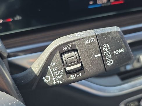 Used 2025 BMW X5 sDrive40i w/ M Sport Package image 29