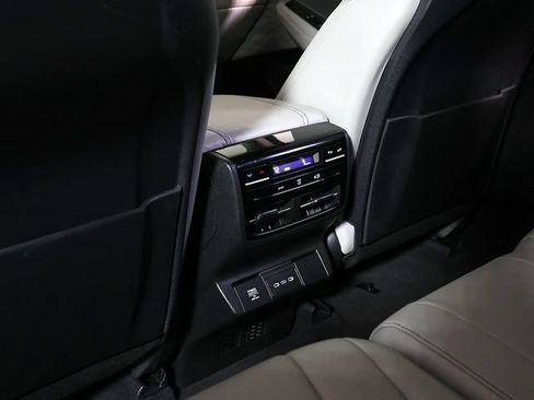 Used 2025 Acura MDX SH-AWD w/ Technology Package image 16