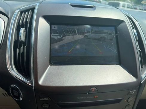 Used 2018 Ford Edge Titanium w/ Technology Package FWD image 18