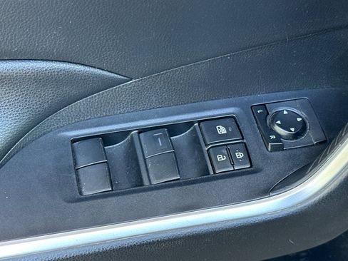 Used 2020 Toyota RAV4 LE w/ All Weather Liner Package FWD image 14