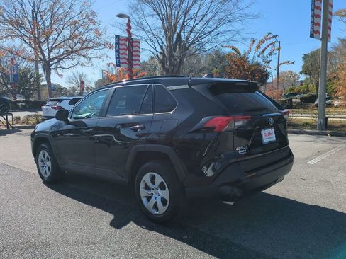 Used 2020 Toyota RAV4 LE image 7