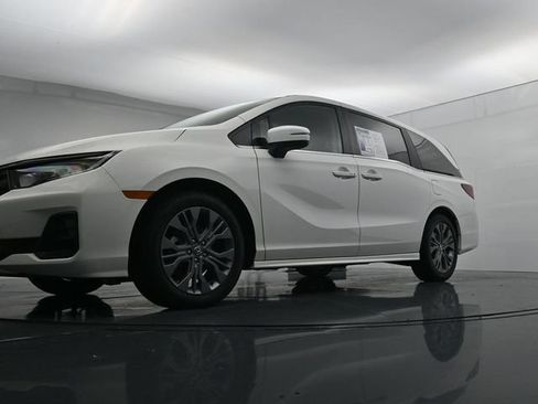 Used 2025 Honda Odyssey Touring image 28