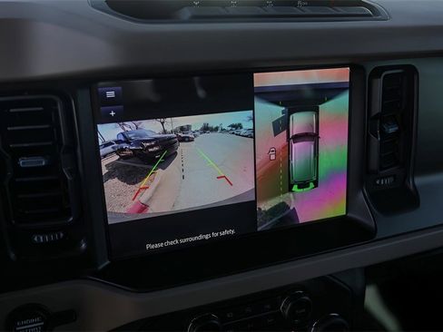 Used 2022 Ford Bronco Wildtrak image 17